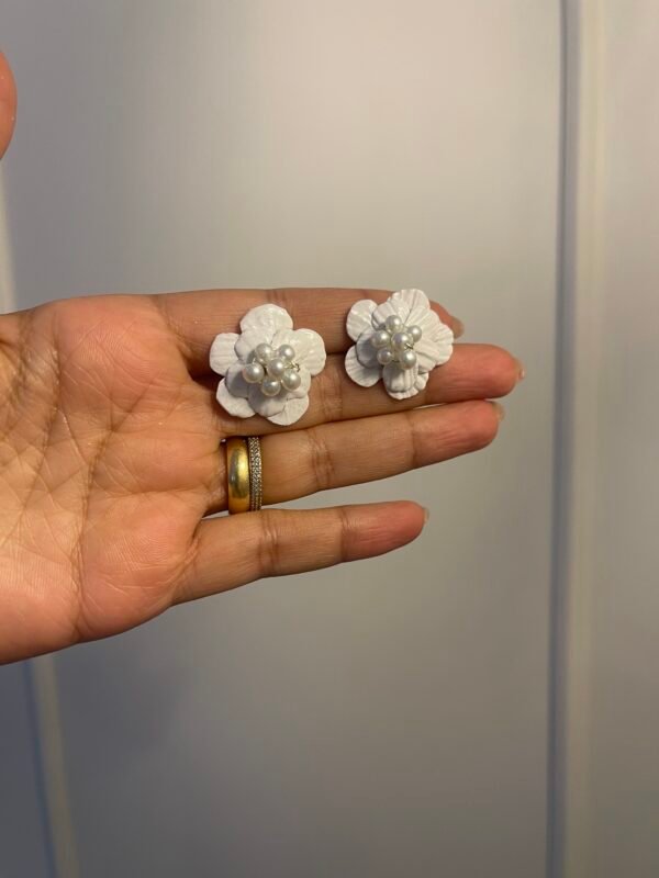 Single flower Earrings