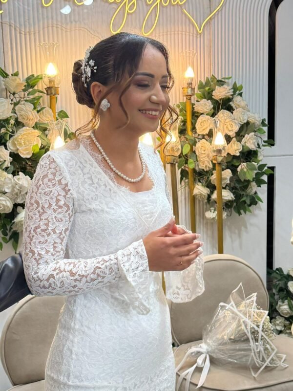Pearl radiance wedding headpiece. - Image 5
