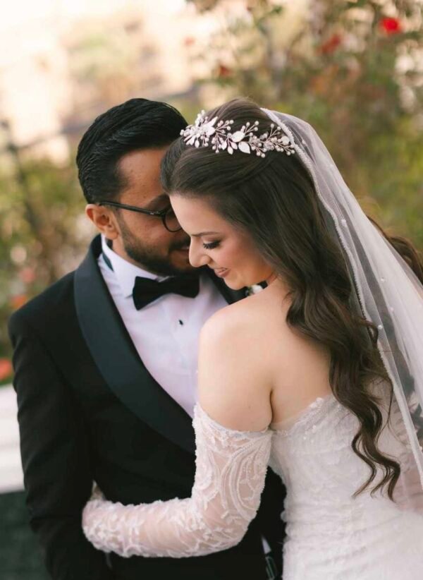 Floral bridal headpiece