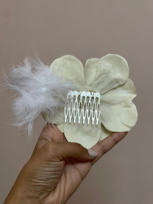 One big flower side headpiece - Image 4