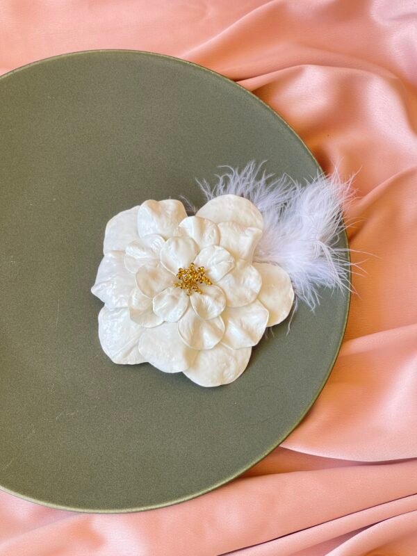 One big flower side headpiece - Image 3